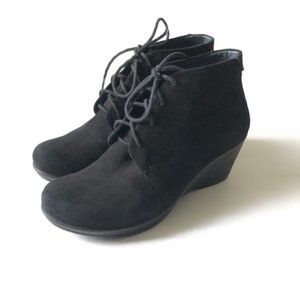 Dansko Suede Renee Laced Up Wedge Ankle Boots 38